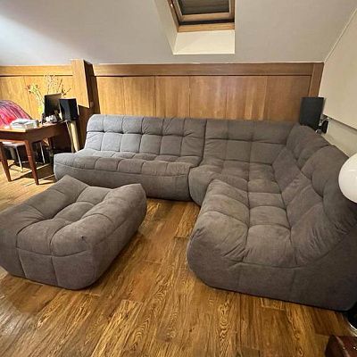 Мягкий модульный диван для гостиной: отзыв о уюте с фото и рейтингом 5/5