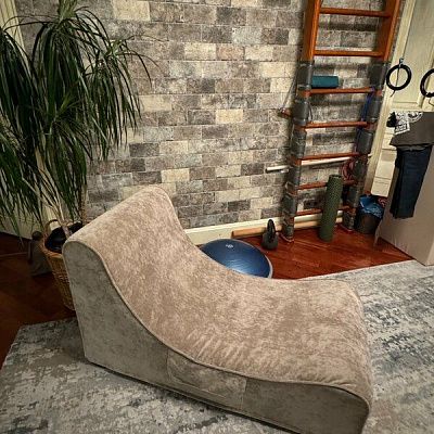 Мягкий кресло-шезлонг для релаксации. Отзыв о комфорте с фото. Рейтинг 5/5.