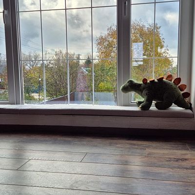 Серый матрасик на подоконник к детскую комнату, мягкий матрас для игровой зоны. Отзыв о качестве от клиента, рейтинг 5 звезд. 