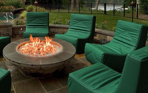 Бескаркасное и лаконичное кресло Кампо