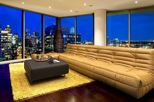 Длинный бескаркасный диван ДеФранс из экокожи, легкий уход, долгий срок службы, на заказ в любом размере