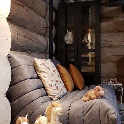 Лаунж диван в стиле лофт. Отзыв о дизайне и комфорте с фото. Рейтинг 5 звезд.