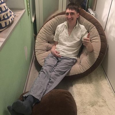 Купить комплект кресло с пуфом. Отзыв о качестве набора с фото. Рейтинг 5/5.