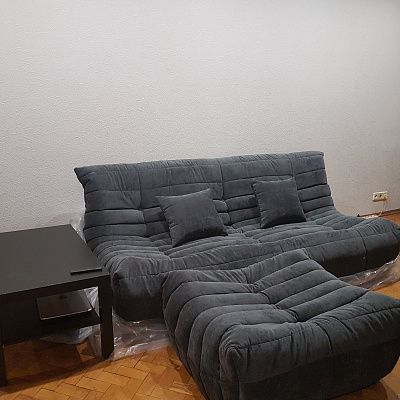 Мебель для организации домашнего кинотеатра. Отзыв о комфорте просмотра с фото. Рейтинг 5/5.