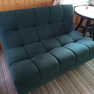 Диван для просмотра фильмов в домашнем кинотеатре. Отзыв о комфорте с фото и рейтингом 5/5