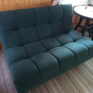 Диван для просмотра фильмов в домашнем кинотеатре. Отзыв о комфорте с фото и рейтингом 5/5