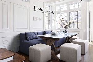 Бескаркасный диван Драм синего цвета на кухне