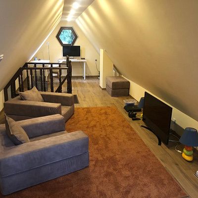 Необычный дизайн дома с бескаркасной мебелью: отзыв. Фото интерьера. Рейтинг 5 звезд.