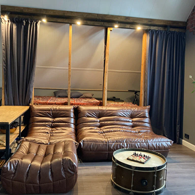 Мягкая мебель для домашнего кинотеатра: отзыв о комфорте просмотра. Фото зоны отдыха. 5 звезд.