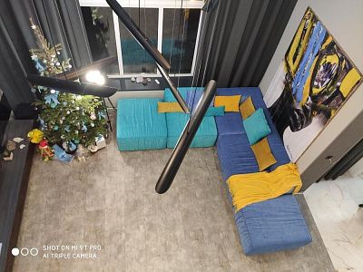 Мягкий диван без каркаса: отзыв о комфорте. Фото в гостиной. 5/5.