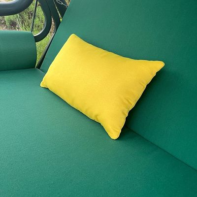 Зеленый матрас в уличной ткани на садовые качели и яркие подушки. На заказ от фабрики Гливер. Отзыв покупателя с высокой оценкой.