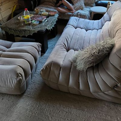 Мягкий мебельный уголок для гостиной: отзыв о уюте и качестве. Фото и рейтинг 5/5.