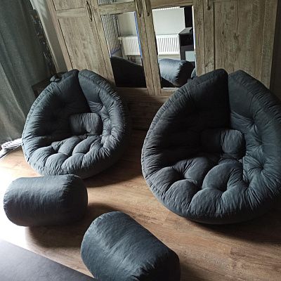 Комплект кресло с банкеткой для ног. Отзыв о повышенном комфорте с фото. Рейтинг 5/5.