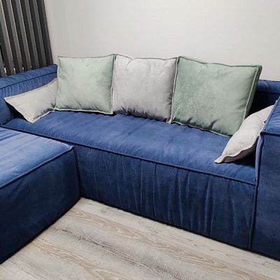 Мягкий диван без каркаса: отзыв о комфорте. Фото в гостиной. 5/5.