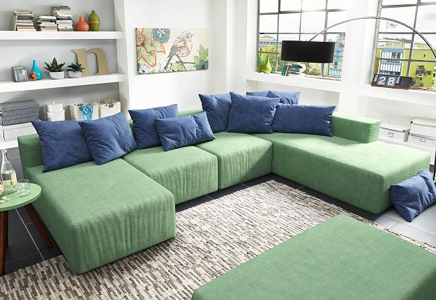 П-образный модульный диван Драм в гостиной