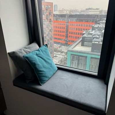 Серый матрас, серые и зеленые подушки на подоконник от фабрики Гливер. Отзыв клиент. 5 звезд. 