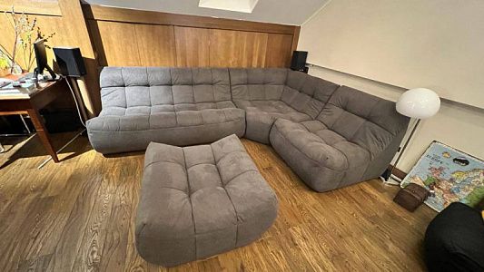 Мягкий модульный диван для гостиной: отзыв о уюте с фото и рейтингом 5/5