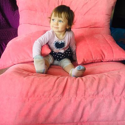 Мягкое кресло для ребенка в детскую комнату. Отзыв о безопасности и качестве с фото. 5/5.