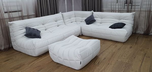 Угловой бескаркасный диван для экономии пространства: отзыв. Фото в гостиной. 5/5.