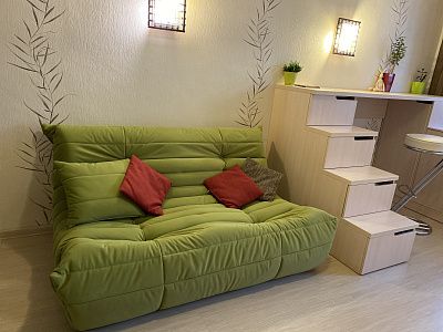 Купили бескаркасный диван: отзыв о первом впечатлении и после использования. Фото в гостиной. 5 звезд.