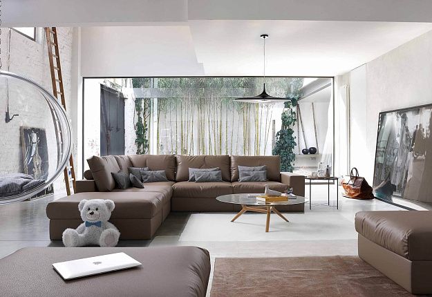 Угловой диван Элизиум с подушками для загородного дома от Gliver