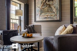 Дачный ответ, Кухня-гостиная с обезьянками и апельсинами, диваны Gliver, Бело-синий диван Фри 