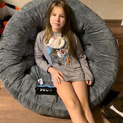 Удобное кресло для чтения и отдыха: отзыв о качестве. Фото в интерьере. Рейтинг 5 звезд.