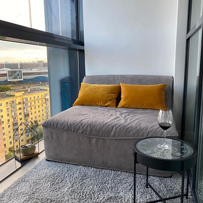 Купить мягкий шезлонг недорого: отзыв о качестве. Фото в интерьере. 5 звезд.