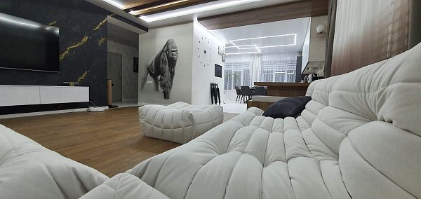 Угловой бескаркасный диван для экономии пространства: отзыв. Фото в гостиной. 5/5.