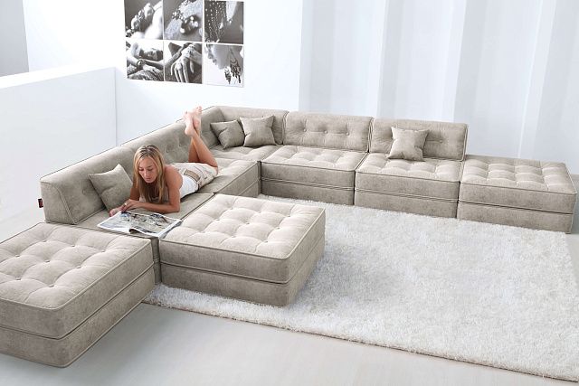 Диван Гоа подойдет для ежедневного сна, легкая трансформация без механизмов