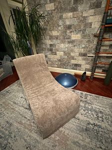 Мягкий кресло-шезлонг для релаксации. Отзыв о комфорте с фото. Рейтинг 5/5.