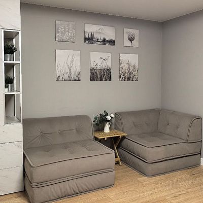 Мягкий мебельный уголок для гостиной: отзыв о уюте и качестве. Фото и рейтинг 5/5.