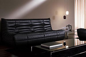 Офисный диван ДеФранс в черном цвете в деловом кабинете