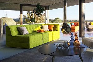 Компактный стильный диван Гоа для гостиной 