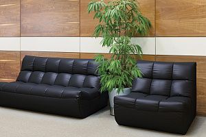 Кресла антивандальные, кресло ДеИтали черного цвета в офисе