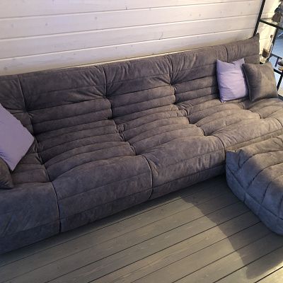 Пуф для ног к дивану: отзыв о дополнительном комфорте. Фото в интерьере. Рейтинг 5 звезд.