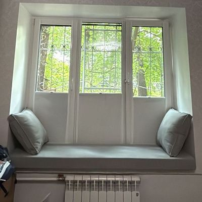 Светлый матрасик и подушки на окно для зоны отдыха от фабрики Гливер. Отзыв клиента, рейтинг 5 звезд. 