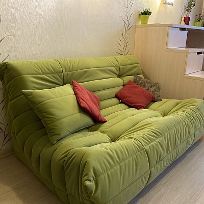 Купили бескаркасный диван: отзыв о первом впечатлении и после использования. Фото в гостиной. 5 звезд.