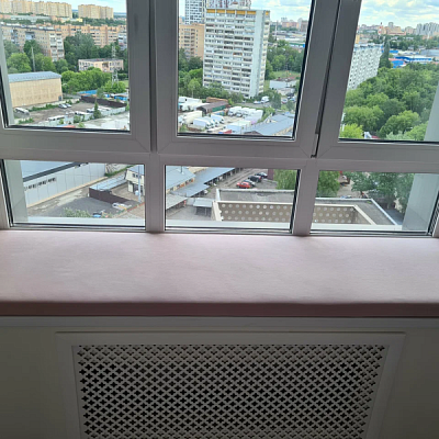 Розовый матрасик на подоконник точно по размеру на заказ от фабрики Гливер. Отзыв клиента с рейтингом 5 звезд. 