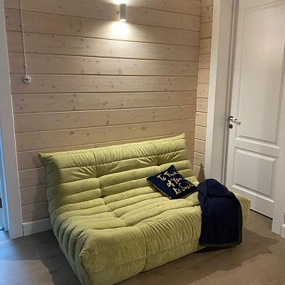 Мягкий лежак для людей в гостиной. Отзыв о комфорте для дневного отдыха с фото. 5 звезд.