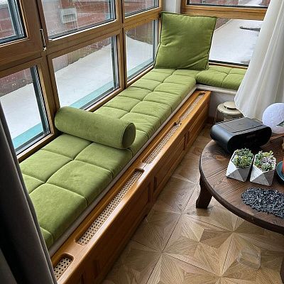 Зеленый матрасик, подушки, валики на подоконник на балкон, веранду, в гостиную. Отзыв с рейтингом 5 звезд. 