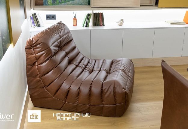 Квартирный вопрос, Гостиная в садах Климта , Диваны Gliver, Стильное бескаркасное эргономичное кресло ДеФранс из экокожи от Gliver