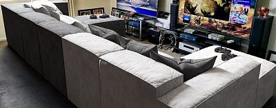 Как выбрать угловой диван-15, Серый диван Фри для большой семьи в игровую комнату