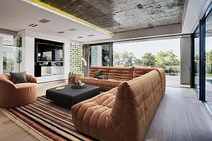 Диван ДеФранс оранжевого цвета в интерьере Лофт